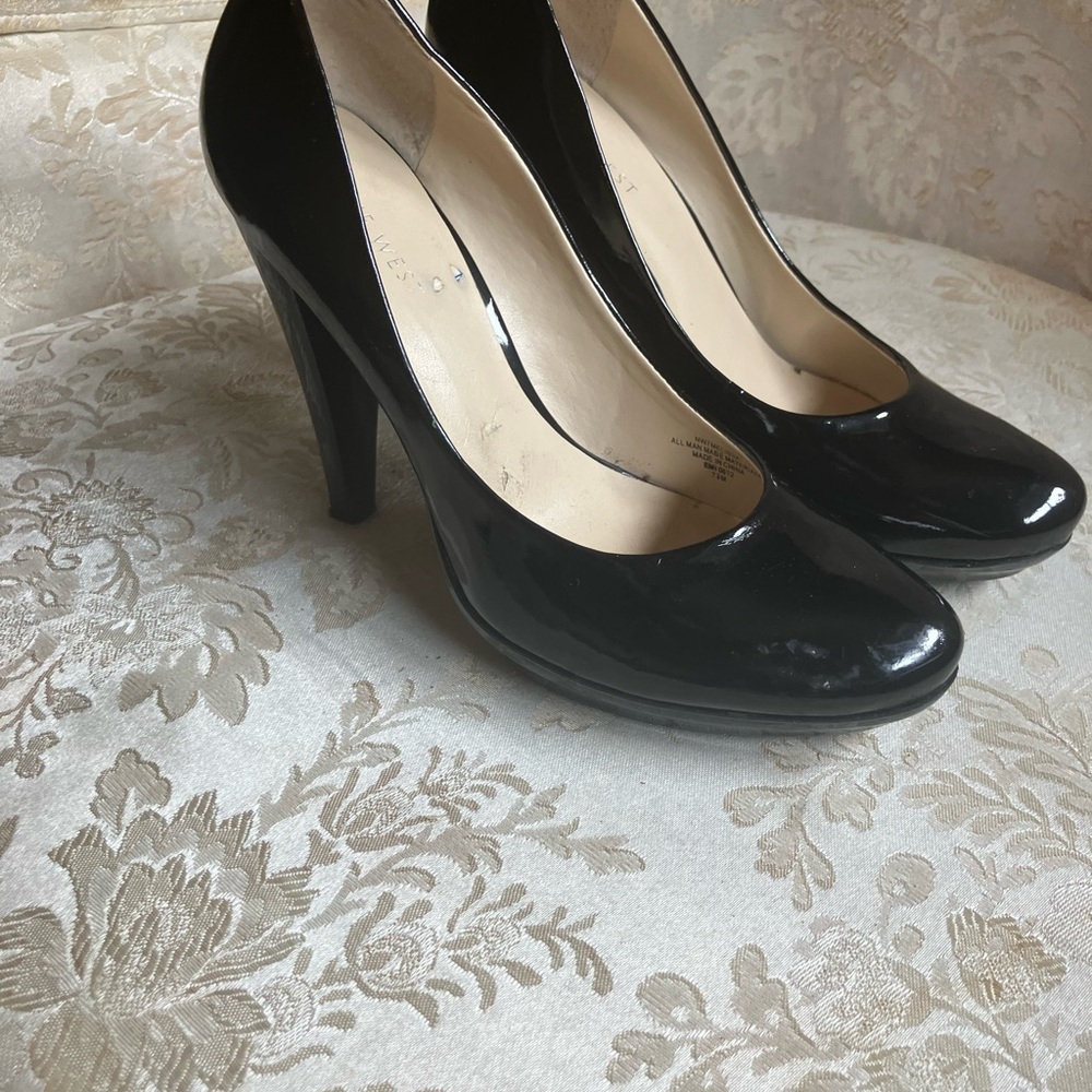 Nine West Black Pump